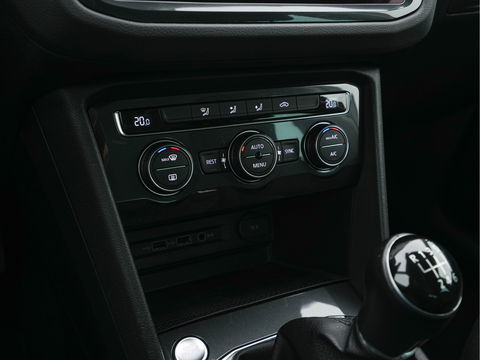Volkswagen Tiguan 1.5 TSI ACT Comfortline Business *ADAPTIVE-CRUISE | NAVI-FULLMAP | KEYLESS | CAMERA | BLINDSPOT | COMFORT-SEATS | ECC | PDC | 17''ALU*