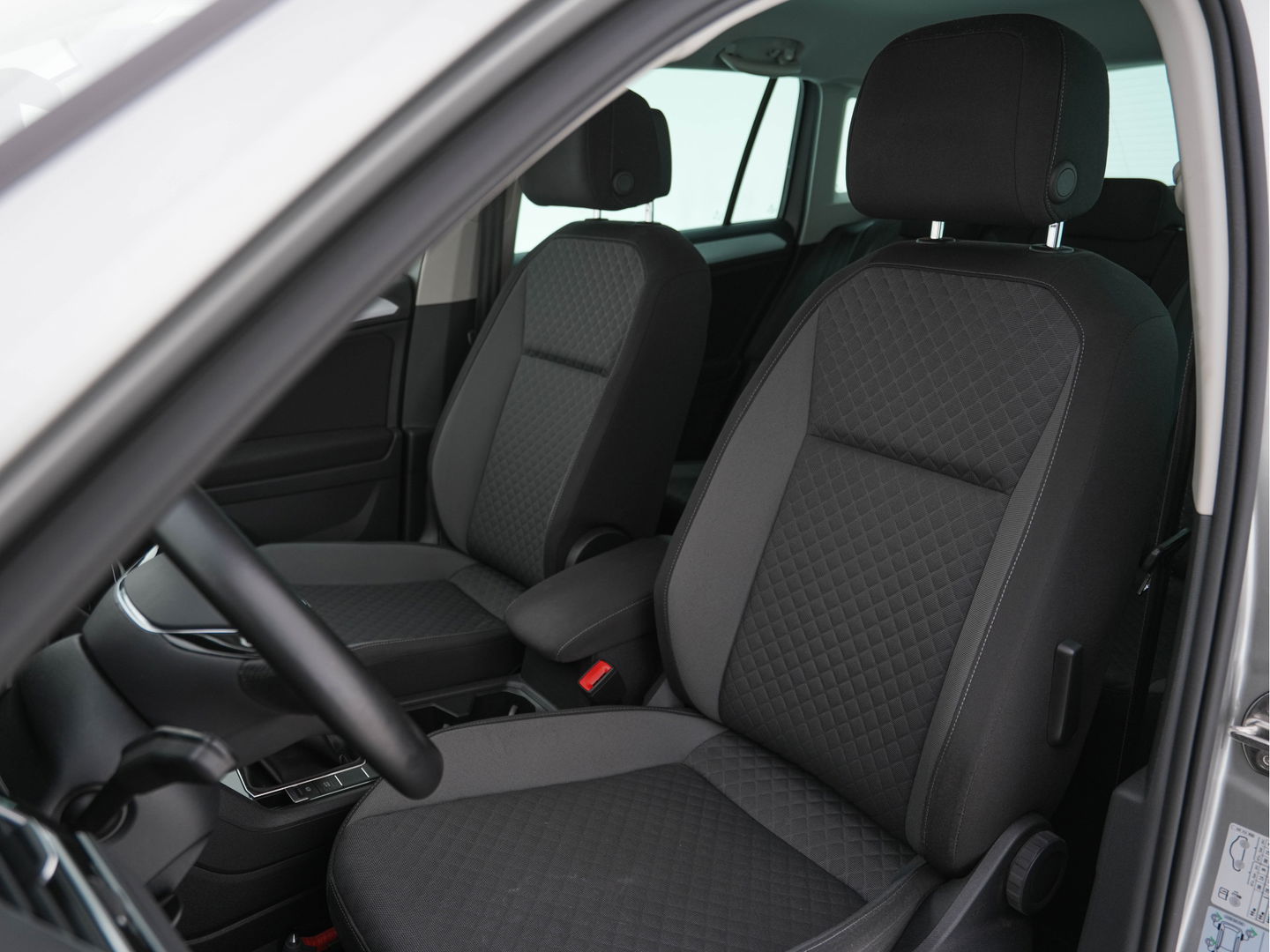 Volkswagen Tiguan 1.5 TSI ACT Comfortline Business *ADAPTIVE-CRUISE | NAVI-FULLMAP | KEYLESS | CAMERA | BLINDSPOT | COMFORT-SEATS | ECC | PDC | 17''ALU*