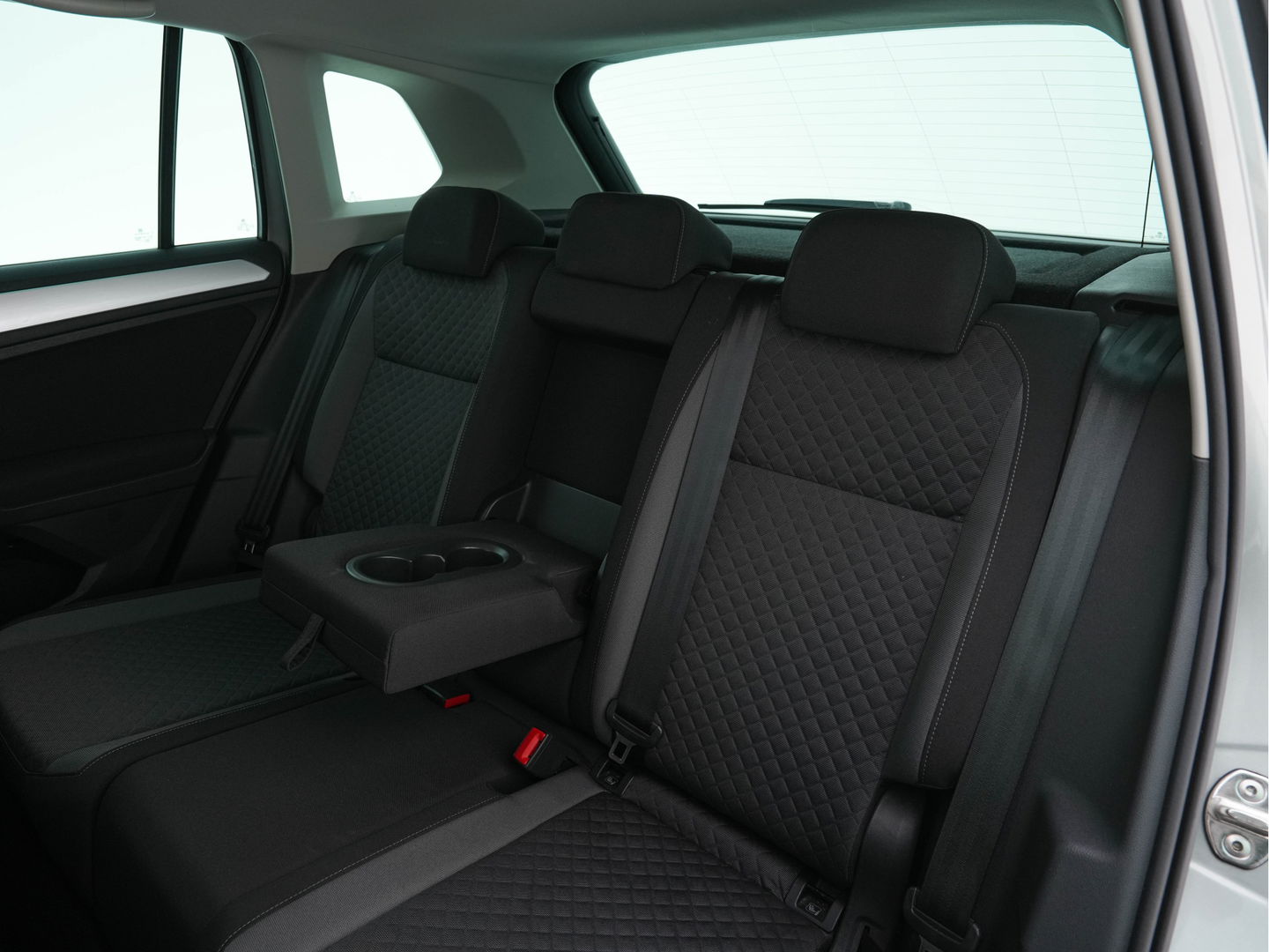 Volkswagen Tiguan 1.5 TSI ACT Comfortline Business *ADAPTIVE-CRUISE | NAVI-FULLMAP | KEYLESS | CAMERA | BLINDSPOT | COMFORT-SEATS | ECC | PDC | 17''ALU*