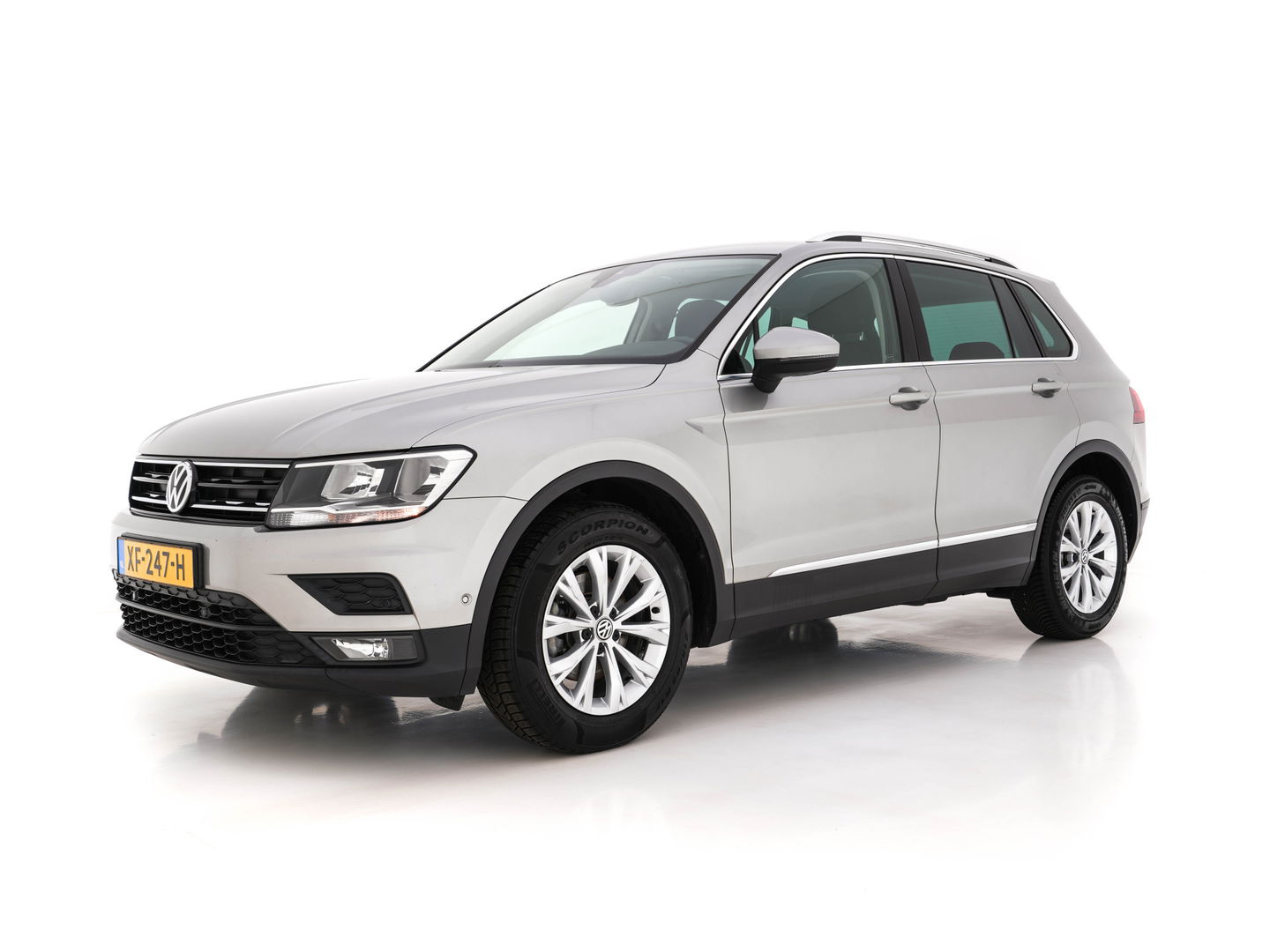 Volkswagen Tiguan 1.5 TSI ACT Comfortline Business *ADAPTIVE-CRUISE | NAVI-FULLMAP | KEYLESS | CAMERA | BLINDSPOT | COMFORT-SEATS | ECC | PDC | 17''ALU*