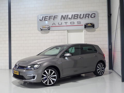 Volkswagen Golf 1.4 TSI GTE DSG "Origineel NL!" Trekhaak Apple-Carplay Camera Full-LED Parkeersens, van 2e eigenaar in nieuwstaat!