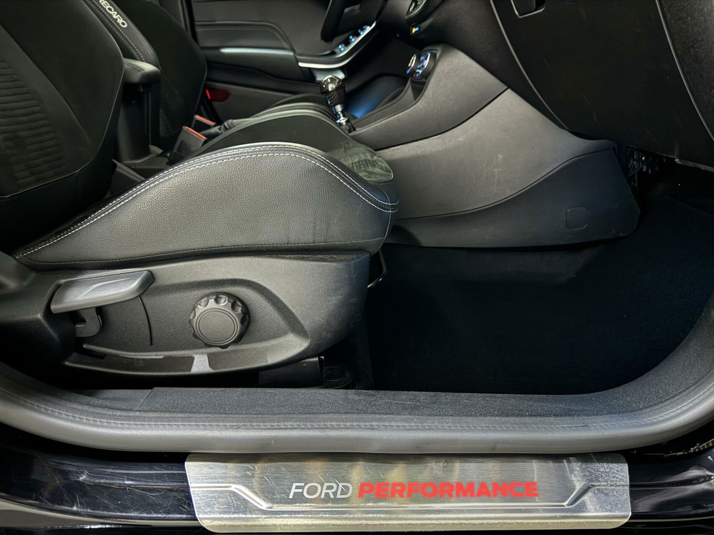 Ford Fiesta 1.5 EcoBoost ST-3 Performance Pano Recaro B&O CarPlay
