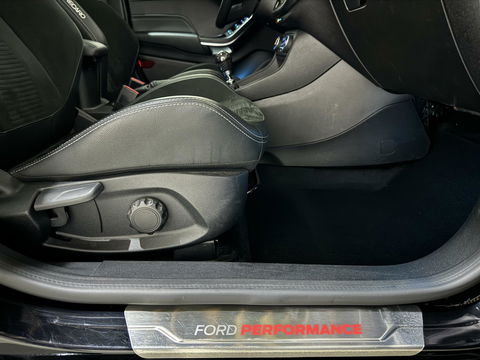 Ford Fiesta 1.5 EcoBoost ST-3 Performance Pano Recaro B&O CarPlay