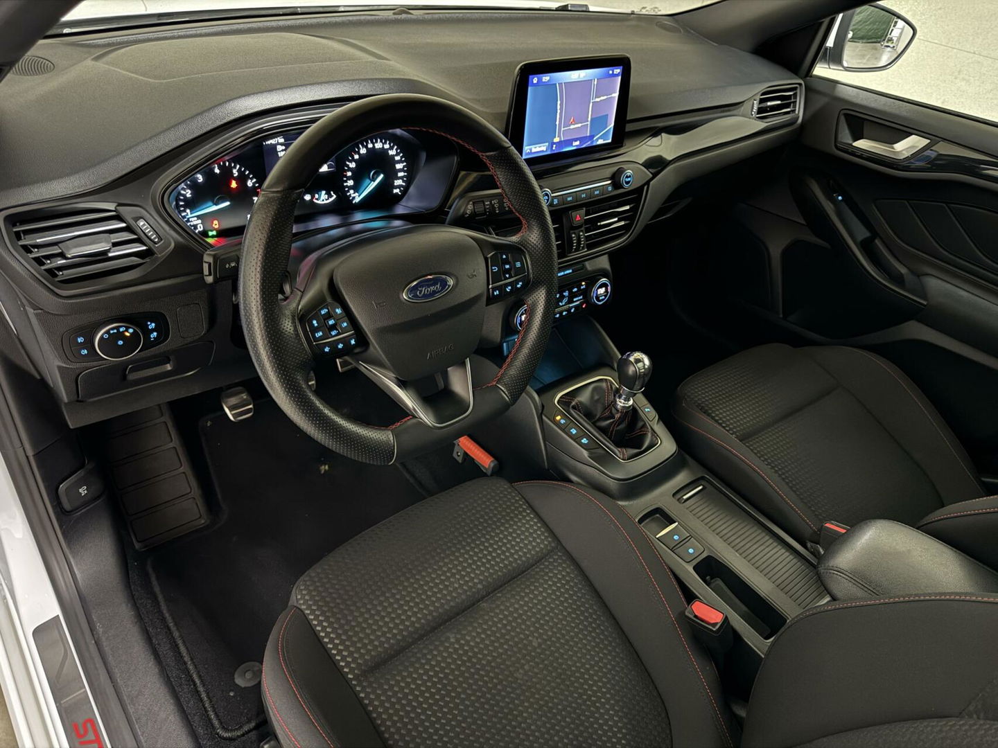 Ford Focus 1.5 EcoBoost ST Line Pano ACC CarPlay Winterpack