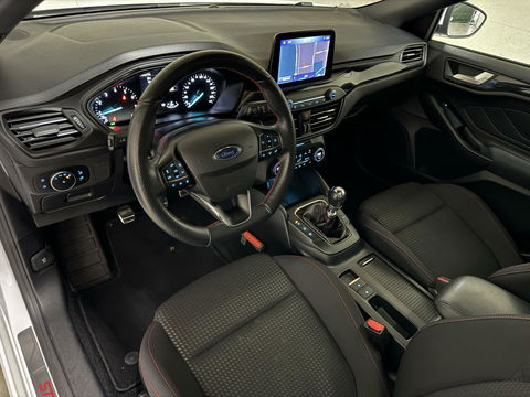 Ford Focus 1.5 EcoBoost ST Line Pano ACC CarPlay Winterpack