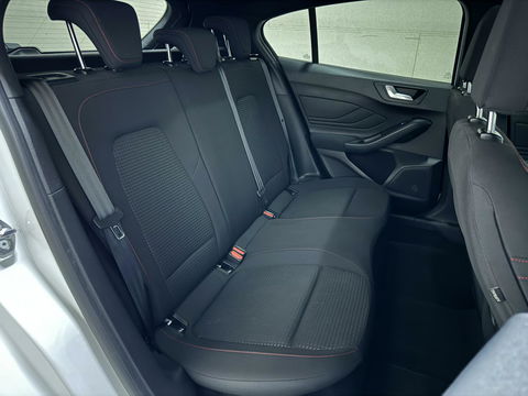 Ford Focus 1.5 EcoBoost ST Line Pano ACC CarPlay Winterpack