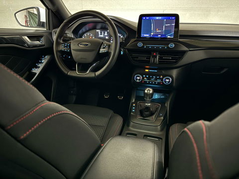 Ford Focus 1.5 EcoBoost ST Line Pano ACC CarPlay Winterpack