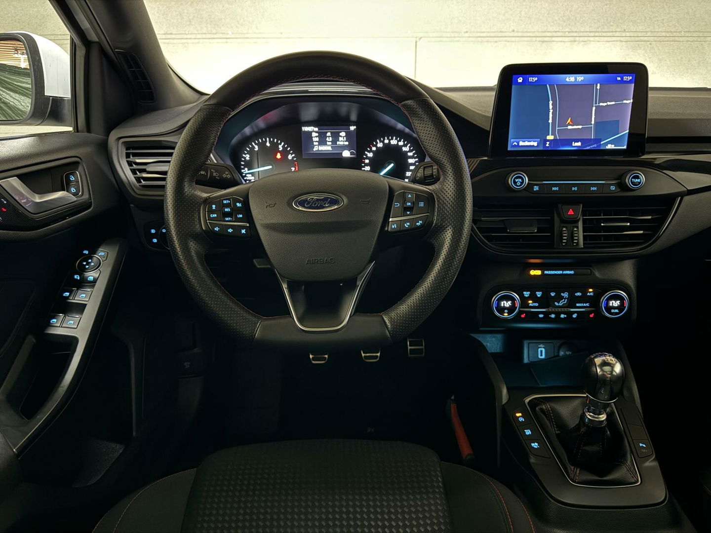 Ford Focus 1.5 EcoBoost ST Line Pano ACC CarPlay Winterpack