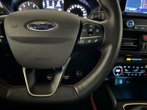 Ford Focus 1.5 EcoBoost ST Line Pano ACC CarPlay Winterpack