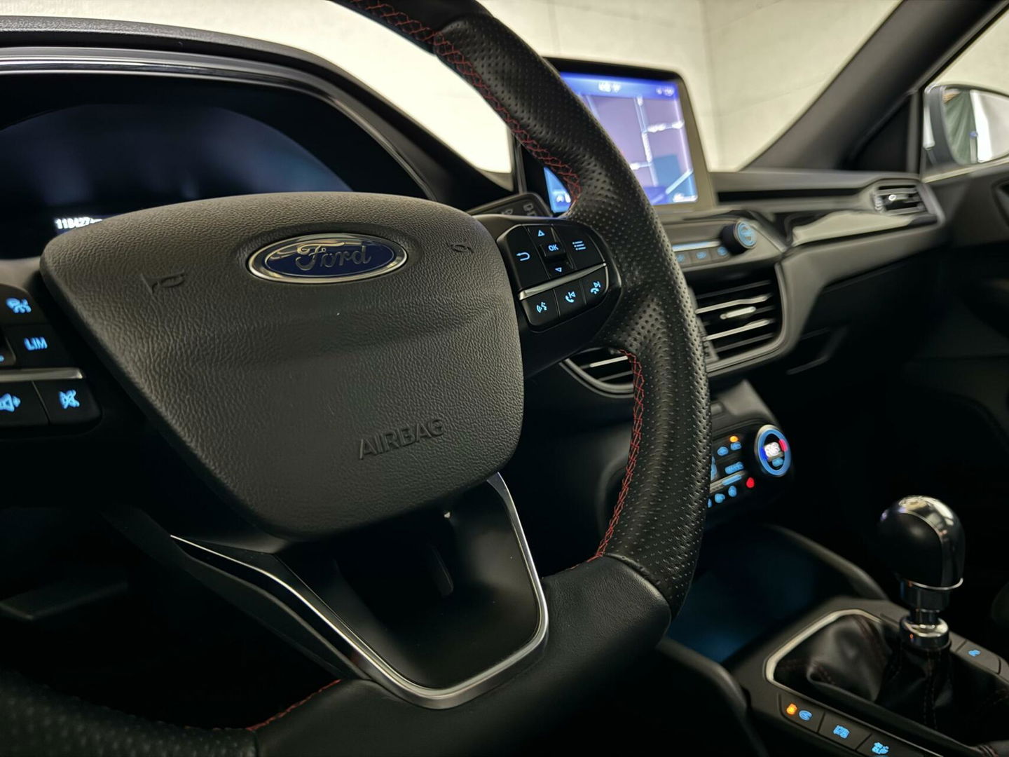 Ford Focus 1.5 EcoBoost ST Line Pano ACC CarPlay Winterpack