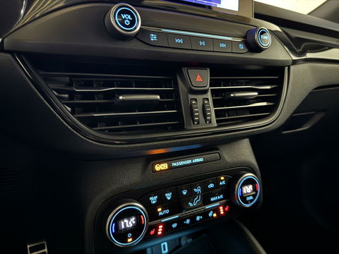 Ford Focus 1.5 EcoBoost ST Line Pano ACC CarPlay Winterpack