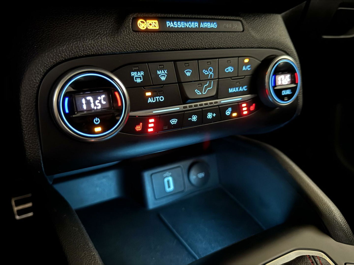 Ford Focus 1.5 EcoBoost ST Line Pano ACC CarPlay Winterpack