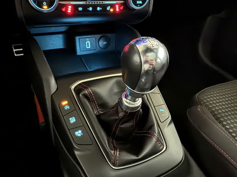 Ford Focus 1.5 EcoBoost ST Line Pano ACC CarPlay Winterpack