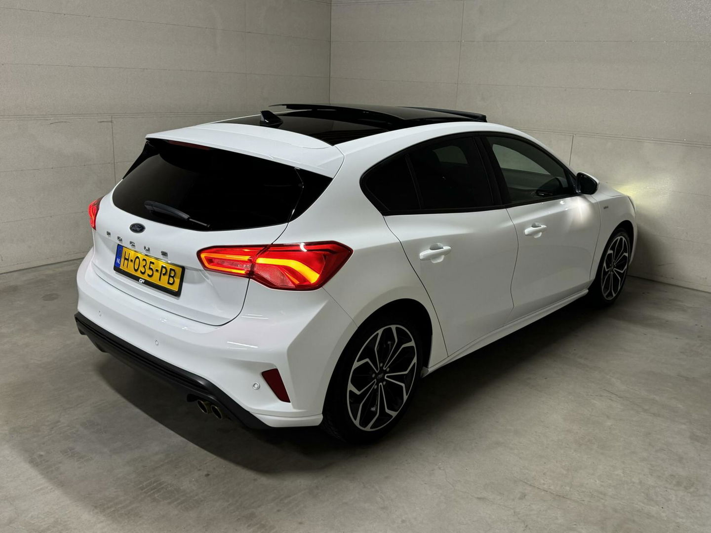 Ford Focus 1.5 EcoBoost ST Line Pano ACC CarPlay Winterpack
