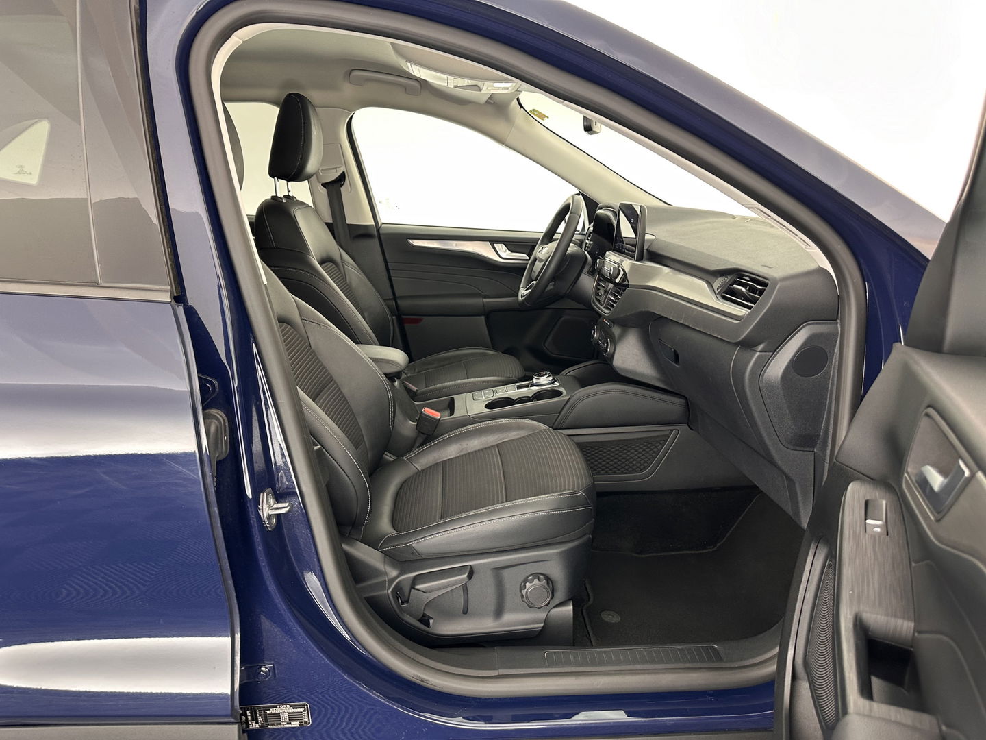 Ford Kuga 2.5 PHEV Titanium X (INCL-BTW) *LEATHER-MICROFIBRE | FULL-LED | DIGI-COCKPIT | ADAPTIVE-CRUISE | BLINDSPOT | PARK-PILOT | CAMERA | NAVI-FULLMAP | HEATED-COMFORT-SEATS | CARPLAY | DAB | LANE-ASSIST | 17"ALU*