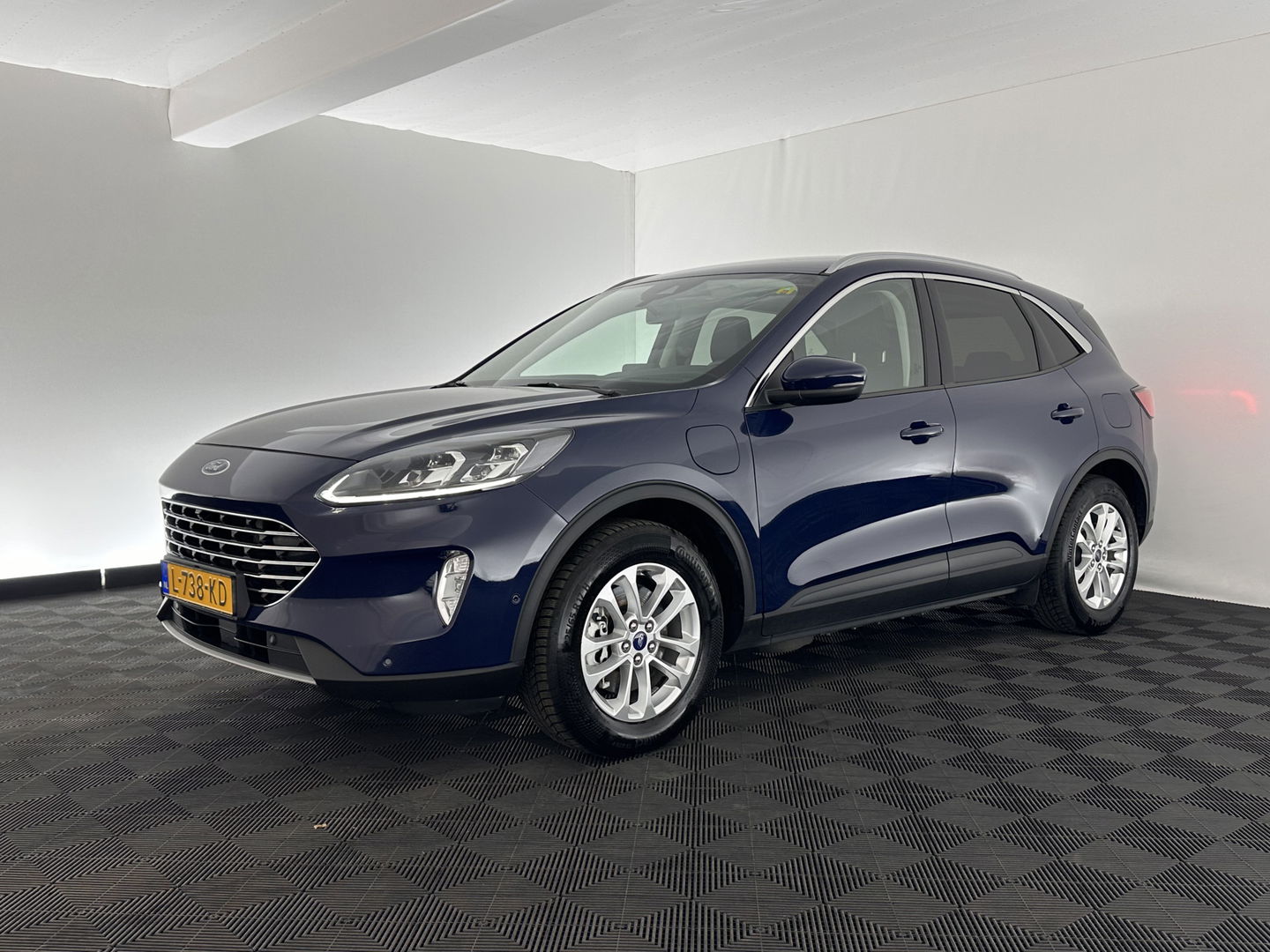 Ford Kuga 2.5 PHEV Titanium X (INCL-BTW) *LEATHER-MICROFIBRE | FULL-LED | DIGI-COCKPIT | ADAPTIVE-CRUISE | BLINDSPOT | PARK-PILOT | CAMERA | NAVI-FULLMAP | HEATED-COMFORT-SEATS | CARPLAY | DAB | LANE-ASSIST | 17"ALU*