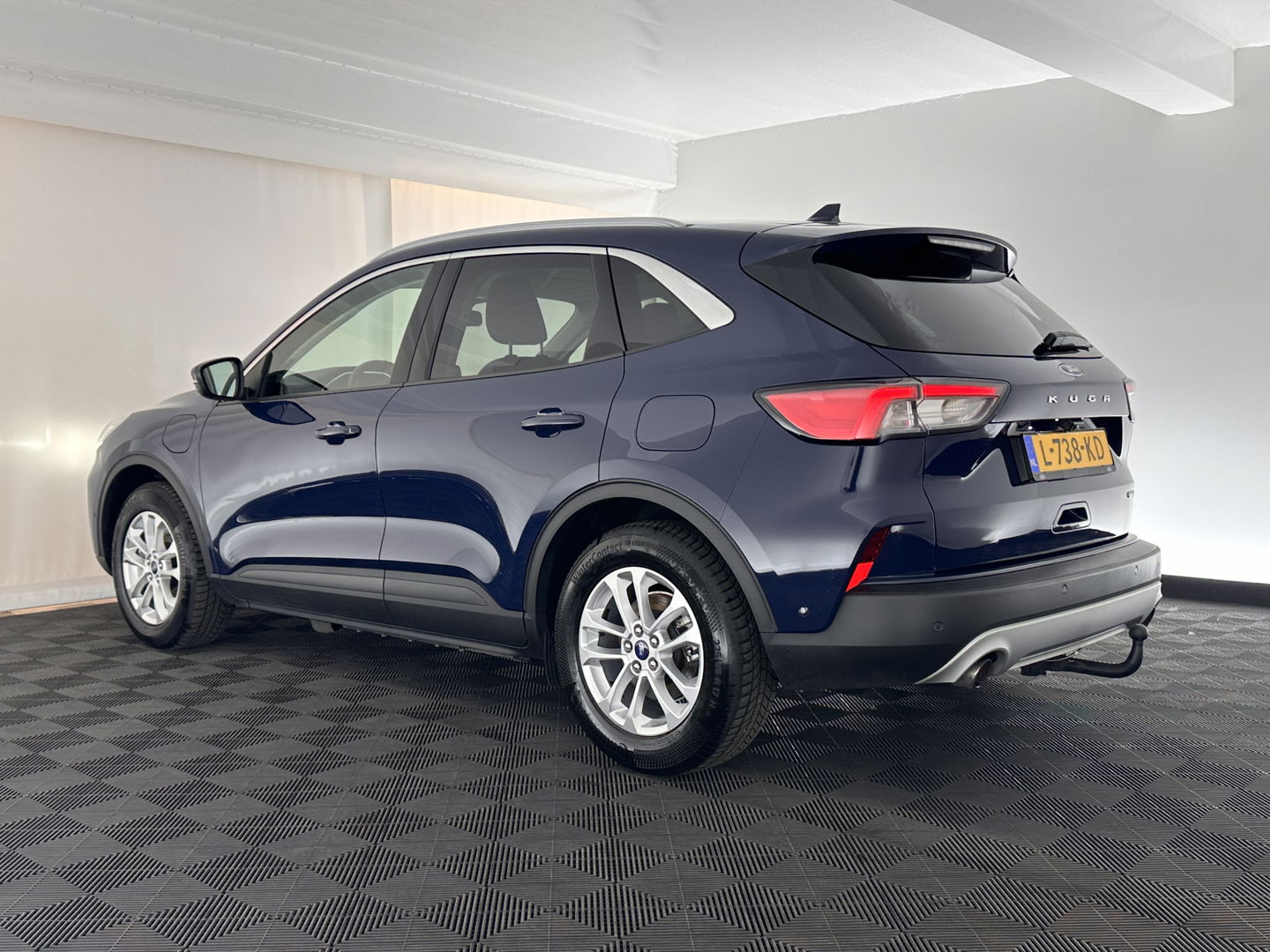 Ford Kuga 2.5 PHEV Titanium X (INCL-BTW) *LEATHER-MICROFIBRE | FULL-LED | DIGI-COCKPIT | ADAPTIVE-CRUISE | BLINDSPOT | PARK-PILOT | CAMERA | NAVI-FULLMAP | HEATED-COMFORT-SEATS | CARPLAY | DAB | LANE-ASSIST | 17"ALU*