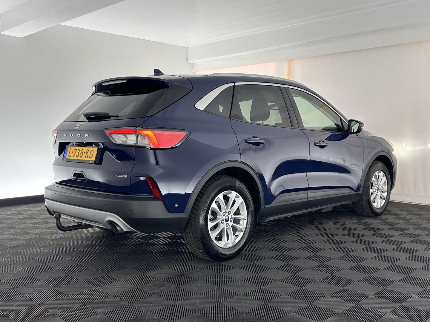 Ford Kuga 2.5 PHEV Titanium X (INCL-BTW) *LEATHER-MICROFIBRE | FULL-LED | DIGI-COCKPIT | ADAPTIVE-CRUISE | BLINDSPOT | PARK-PILOT | CAMERA | NAVI-FULLMAP | HEATED-COMFORT-SEATS | CARPLAY | DAB | LANE-ASSIST | 17"ALU*