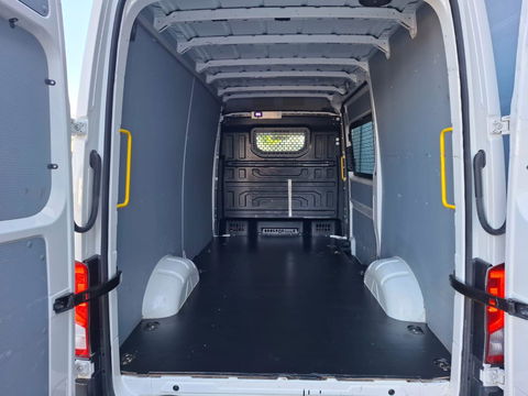 Volkswagen Crafter 35 2.0 TDI L3H3 Highline AIRCO / CRUISE CONTROLE / NAVI / CAMERA / TREKHAAK / CARPLAY