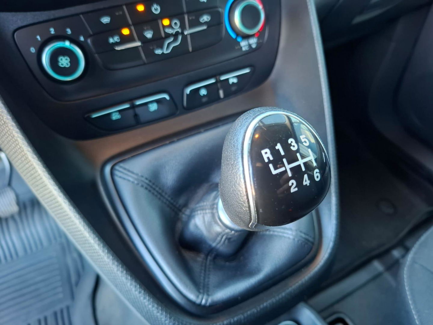 Ford Transit Connect 1.5 EcoBlue L1 Trend AIRCO / CRUISE CONTROLE / TREKHAAK / EURO 6