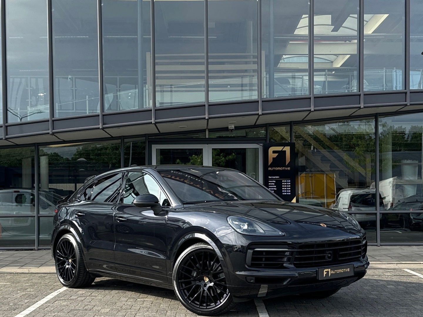 Porsche Cayenne Coupé 3.0 E-Hybrid Pano|BOSE|Chrono|Luchtvering