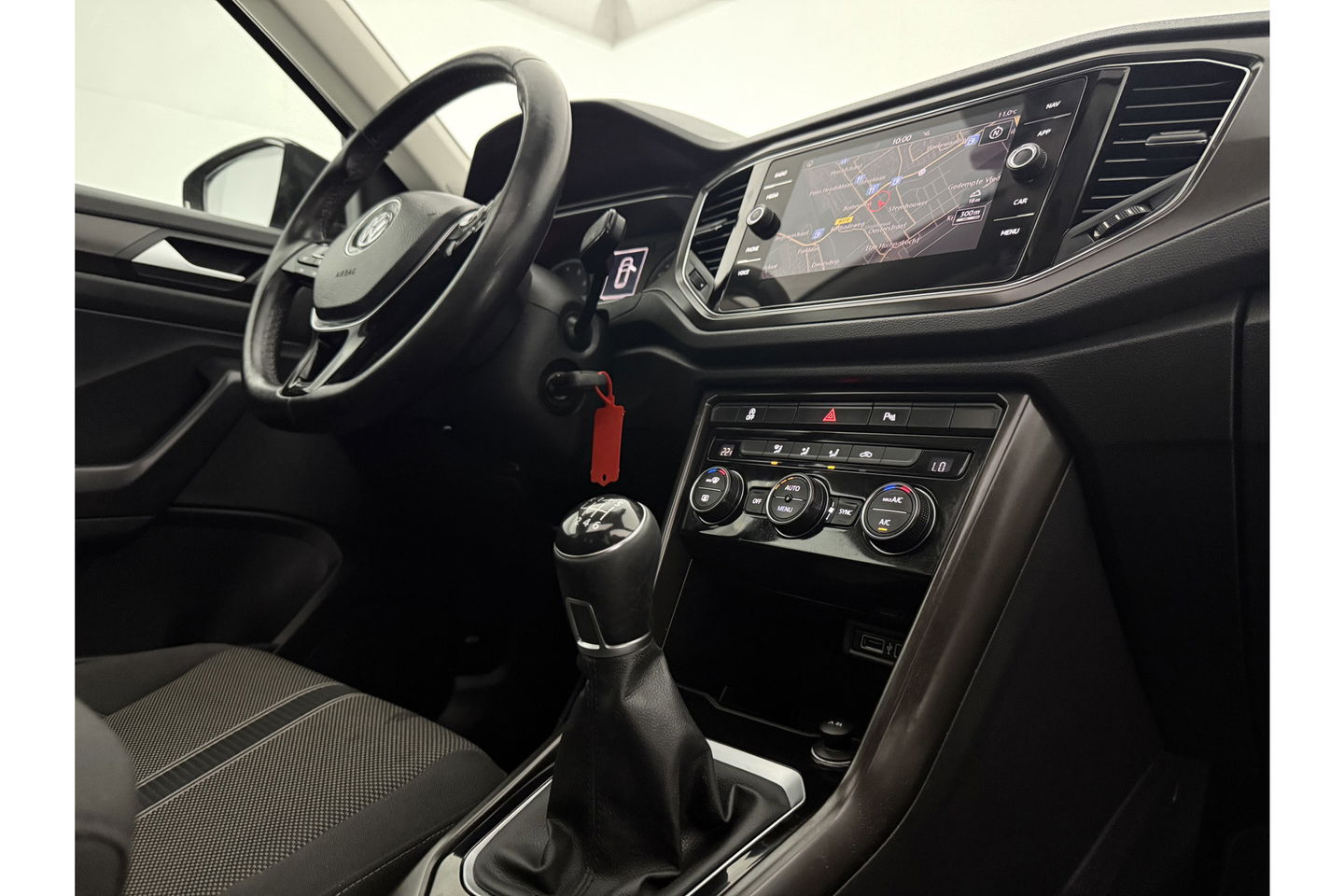 Volkswagen T-Roc 1.0 TSI Style Pano LED Carplay Clima Adaptive Cruise Navigatie PDC 18''LMV