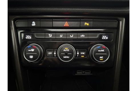 Volkswagen T-Roc 1.0 TSI Style Pano LED Carplay Clima Adaptive Cruise Navigatie PDC 18''LMV