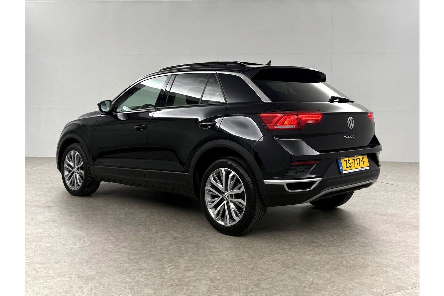 Volkswagen T-Roc 1.0 TSI Style Pano LED Carplay Clima Adaptive Cruise Navigatie PDC 18''LMV