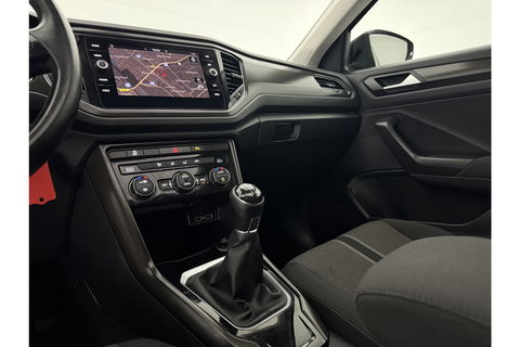 Volkswagen T-Roc 1.0 TSI Style Pano LED Carplay Clima Adaptive Cruise Navigatie PDC 18''LMV