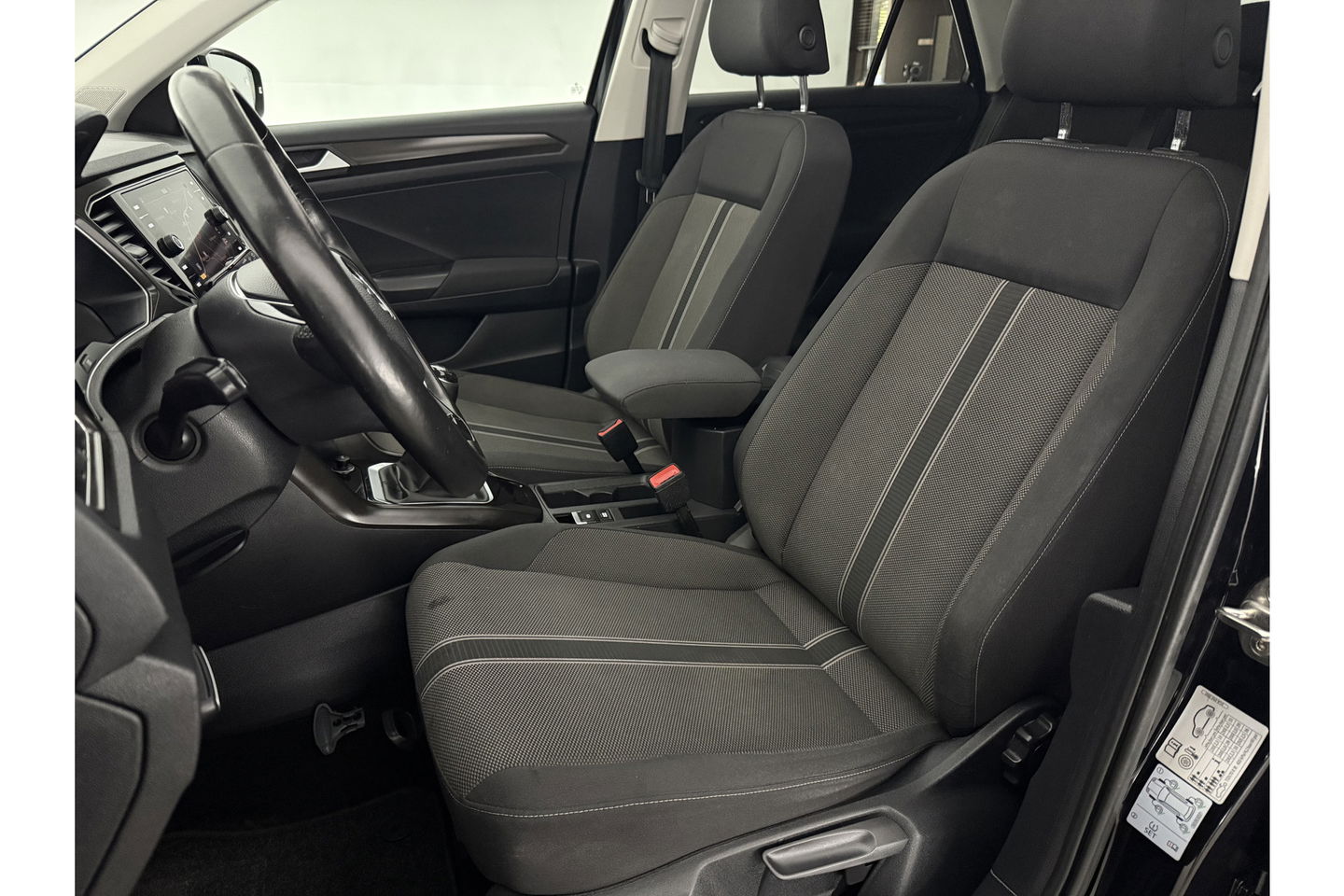 Volkswagen T-Roc 1.0 TSI Style Pano LED Carplay Clima Adaptive Cruise Navigatie PDC 18''LMV