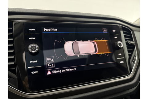 Volkswagen T-Roc 1.0 TSI Style Pano LED Carplay Clima Adaptive Cruise Navigatie PDC 18''LMV