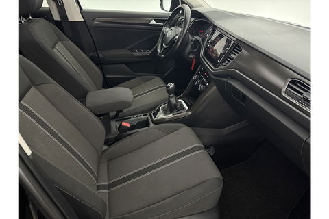 Volkswagen T-Roc 1.0 TSI Style Pano LED Carplay Clima Adaptive Cruise Navigatie PDC 18''LMV