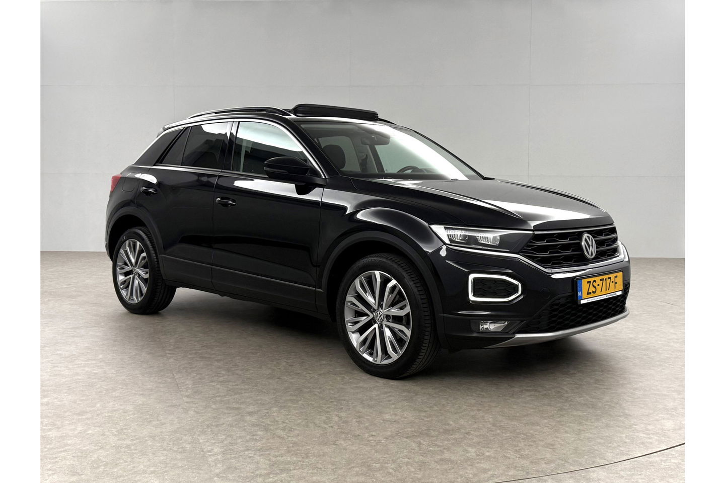 Volkswagen T-Roc 1.0 TSI Style Pano LED Carplay Clima Adaptive Cruise Navigatie PDC 18''LMV
