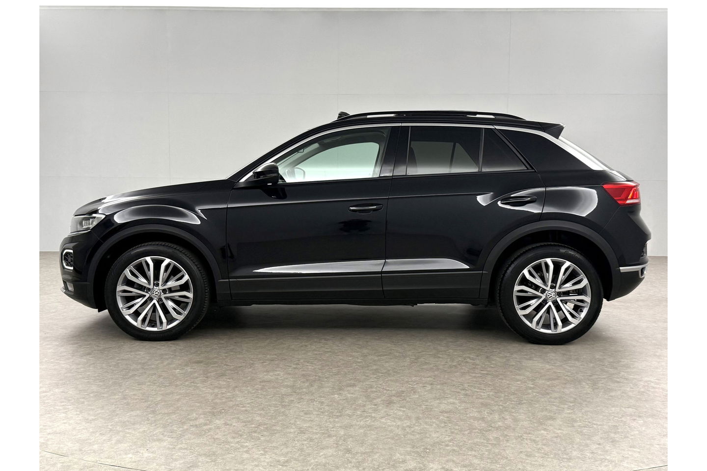 Volkswagen T-Roc 1.0 TSI Style Pano LED Carplay Clima Adaptive Cruise Navigatie PDC 18''LMV