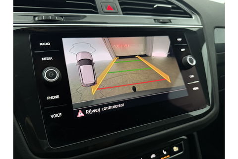 Volkswagen Tiguan 1.5 TSI 150PK ACT R-Line | Black Style Pakket | Pano LED Trekhaak ACC Virtual Camera Clima Navi PDC 18''LMV