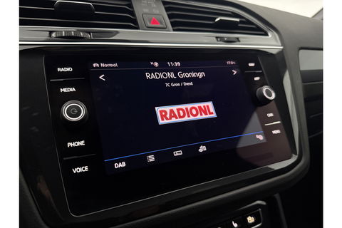 Volkswagen Tiguan 1.5 TSI 150PK ACT R-Line | Black Style Pakket | Pano LED Trekhaak ACC Virtual Camera Clima Navi PDC 18''LMV