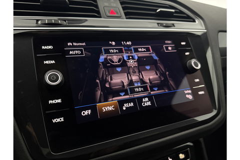 Volkswagen Tiguan 1.5 TSI 150PK ACT R-Line | Black Style Pakket | Pano LED Trekhaak ACC Virtual Camera Clima Navi PDC 18''LMV