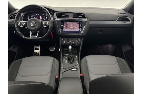 Volkswagen Tiguan 1.5 TSI 150PK ACT R-Line | Black Style Pakket | Pano LED Trekhaak ACC Virtual Camera Clima Navi PDC 18''LMV