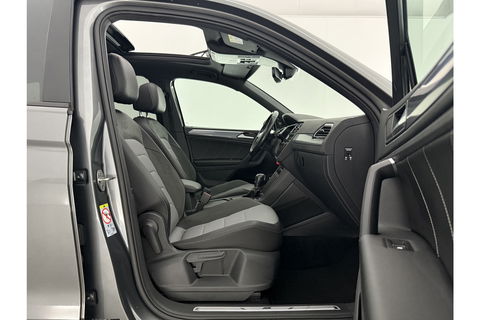 Volkswagen Tiguan 1.5 TSI 150PK ACT R-Line | Black Style Pakket | Pano LED Trekhaak ACC Virtual Camera Clima Navi PDC 18''LMV