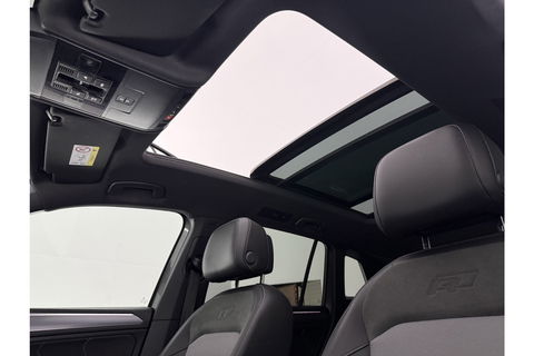 Volkswagen Tiguan 1.5 TSI 150PK ACT R-Line | Black Style Pakket | Pano LED Trekhaak ACC Virtual Camera Clima Navi PDC 18''LMV