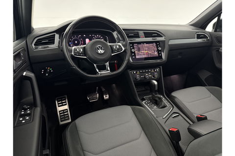 Volkswagen Tiguan 1.5 TSI 150PK ACT R-Line | Black Style Pakket | Pano LED Trekhaak ACC Virtual Camera Clima Navi PDC 18''LMV
