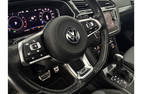 Volkswagen Tiguan 1.5 TSI 150PK ACT R-Line | Black Style Pakket | Pano LED Trekhaak ACC Virtual Camera Clima Navi PDC 18''LMV