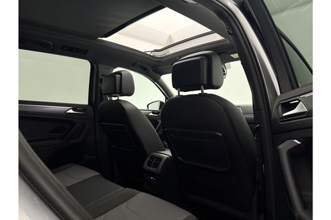 Volkswagen Tiguan 1.5 TSI 150PK ACT R-Line | Black Style Pakket | Pano LED Trekhaak ACC Virtual Camera Clima Navi PDC 18''LMV