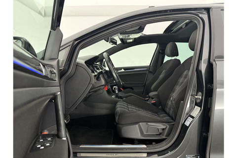 Volkswagen Golf 1.4 TSI GTE 225PK Hybride DSG Pano LED Trekhaak Clima Cruise Navi 18"LMV
