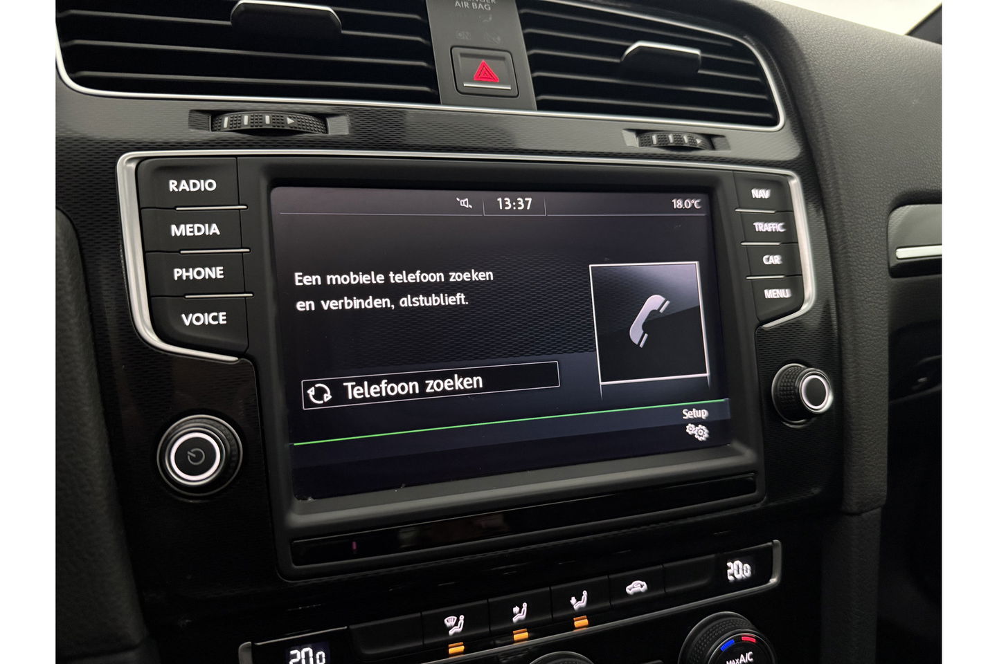 Volkswagen Golf 1.4 TSI GTE 225PK Hybride DSG Pano LED Trekhaak Clima Cruise Navi 18"LMV
