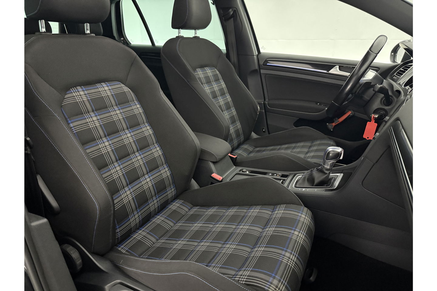 Volkswagen Golf 1.4 TSI GTE 225PK Hybride DSG Pano LED Trekhaak Clima Cruise Navi 18"LMV