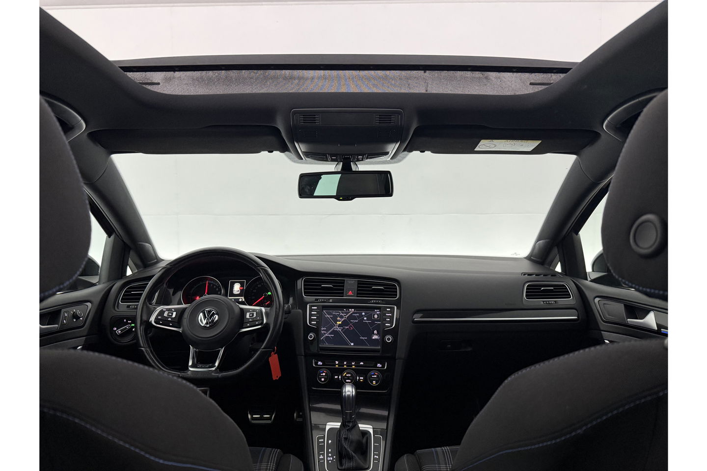 Volkswagen Golf 1.4 TSI GTE 225PK Hybride DSG Pano LED Trekhaak Clima Cruise Navi 18"LMV