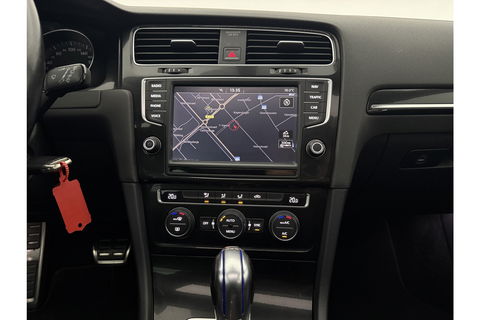 Volkswagen Golf 1.4 TSI GTE 225PK Hybride DSG Pano LED Trekhaak Clima Cruise Navi 18"LMV