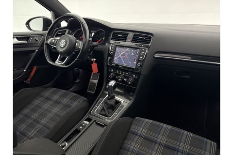 Volkswagen Golf 1.4 TSI GTE 225PK Hybride DSG Pano LED Trekhaak Clima Cruise Navi 18"LMV