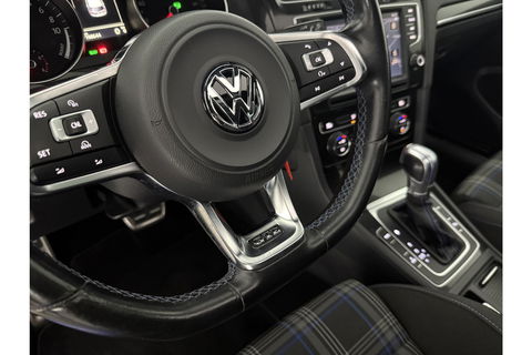 Volkswagen Golf 1.4 TSI GTE 225PK Hybride DSG Pano LED Trekhaak Clima Cruise Navi 18"LMV